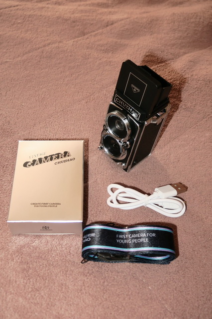 購入した、二眼レフ型大人向けトイデジタルカメラCHUZHAO、詳細